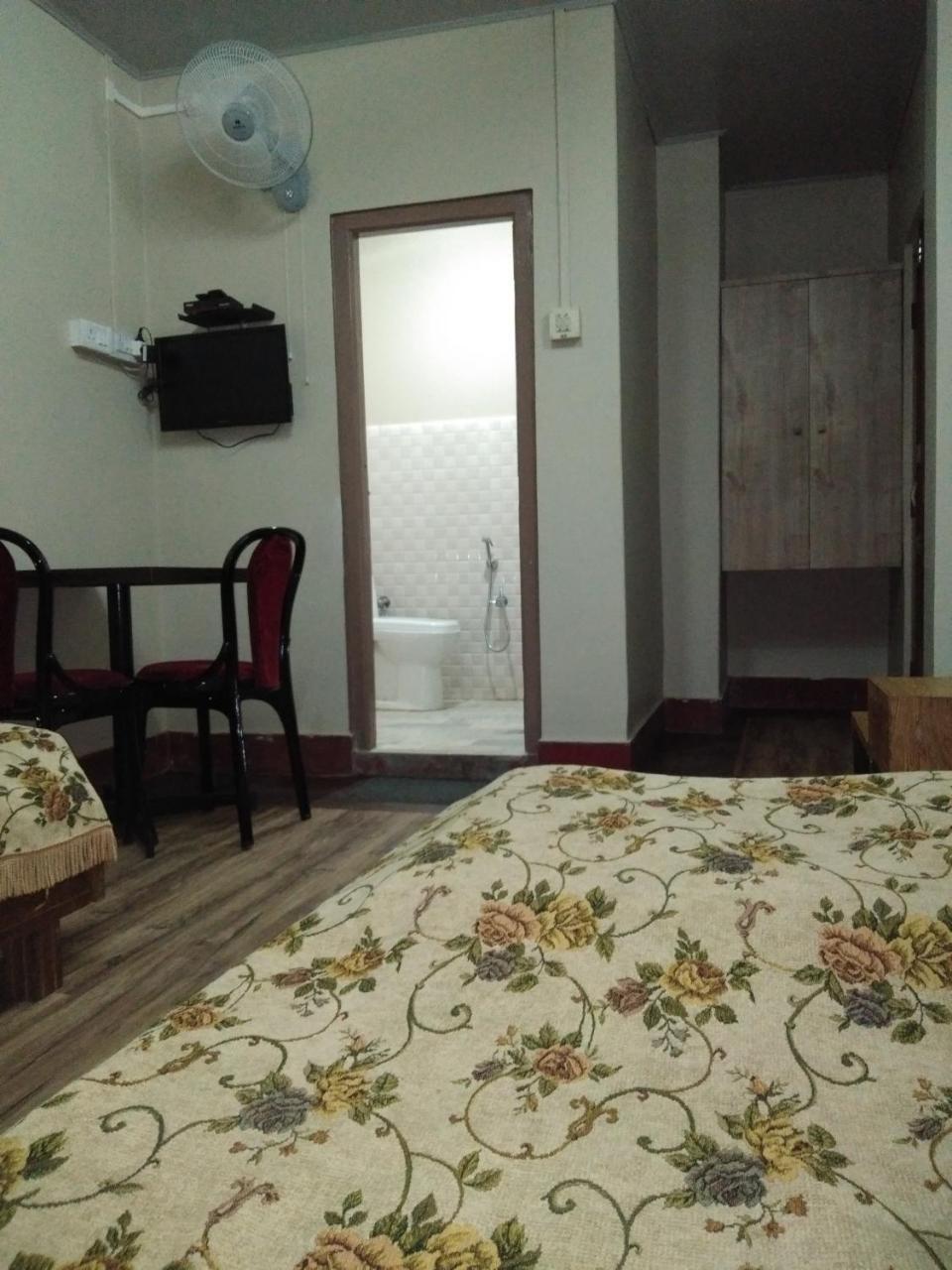 Hotel Pine Kohima Kültér fotó